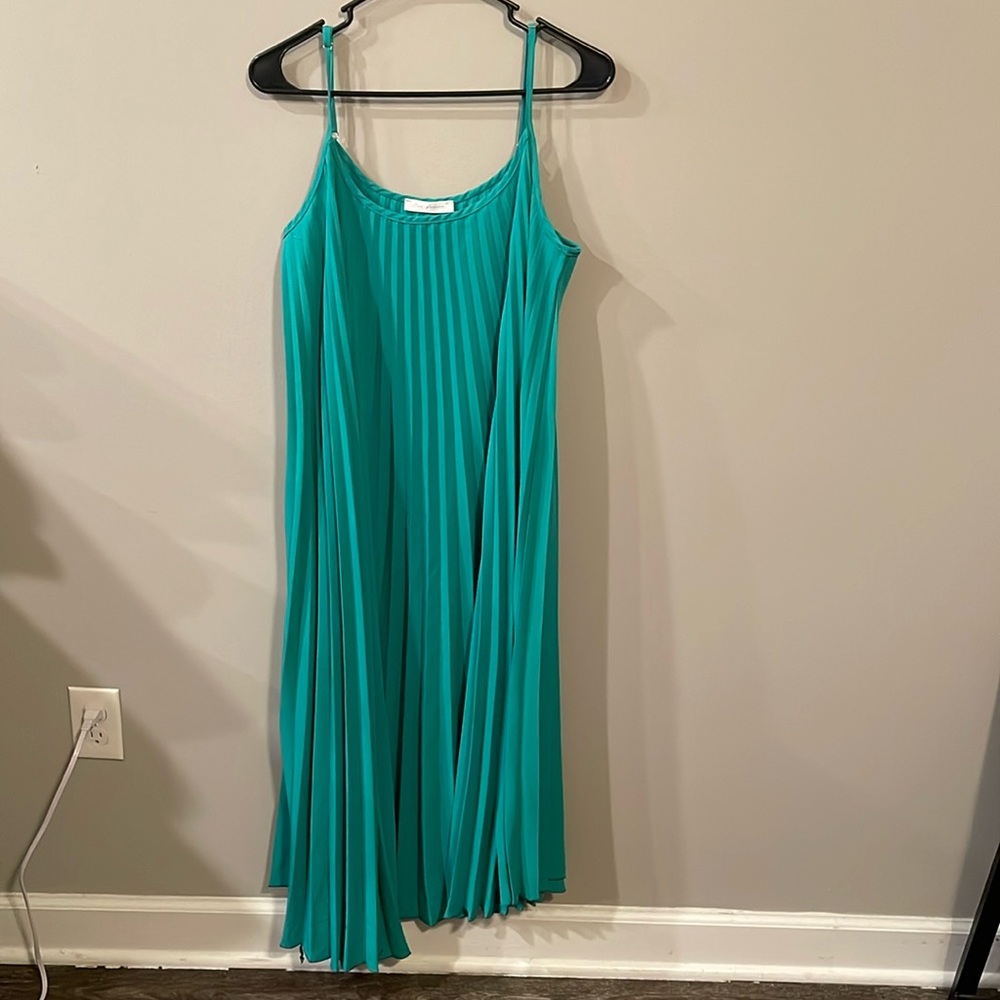 Green swing dress